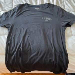 Black Rhône medium athletic workout shirt.